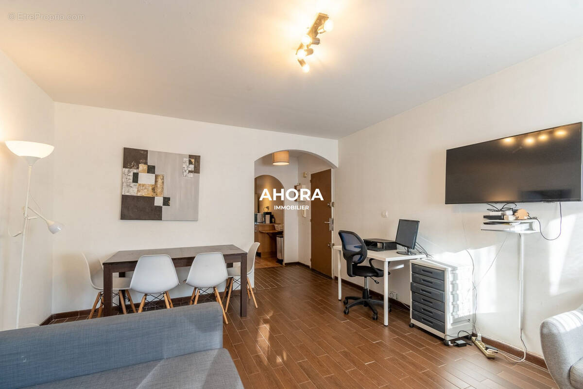 Appartement à MARSEILLE-8E