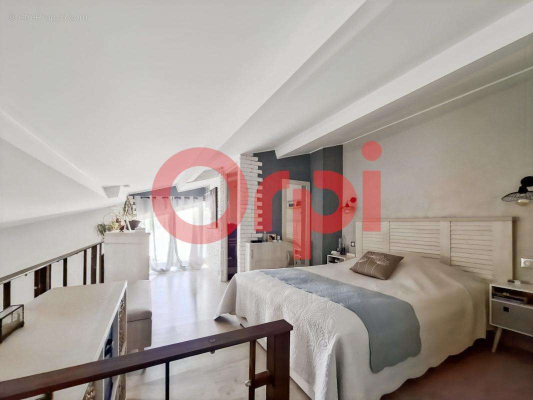 Appartement à VENELLES