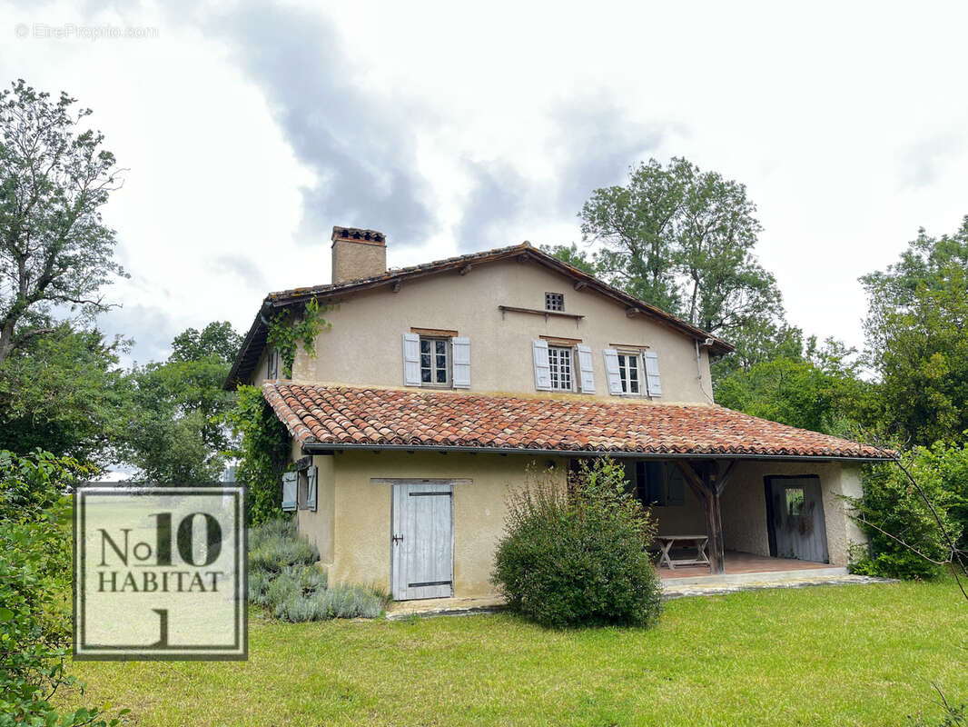 Maison à MAUVEZIN