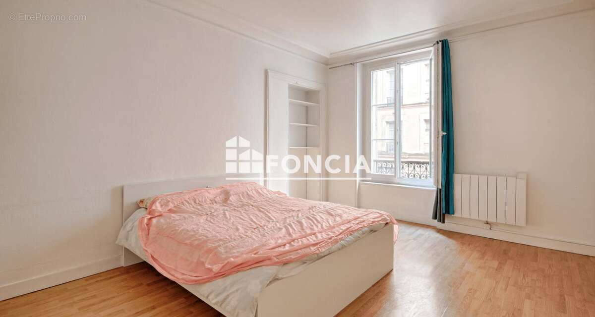 Appartement à PARIS-3E