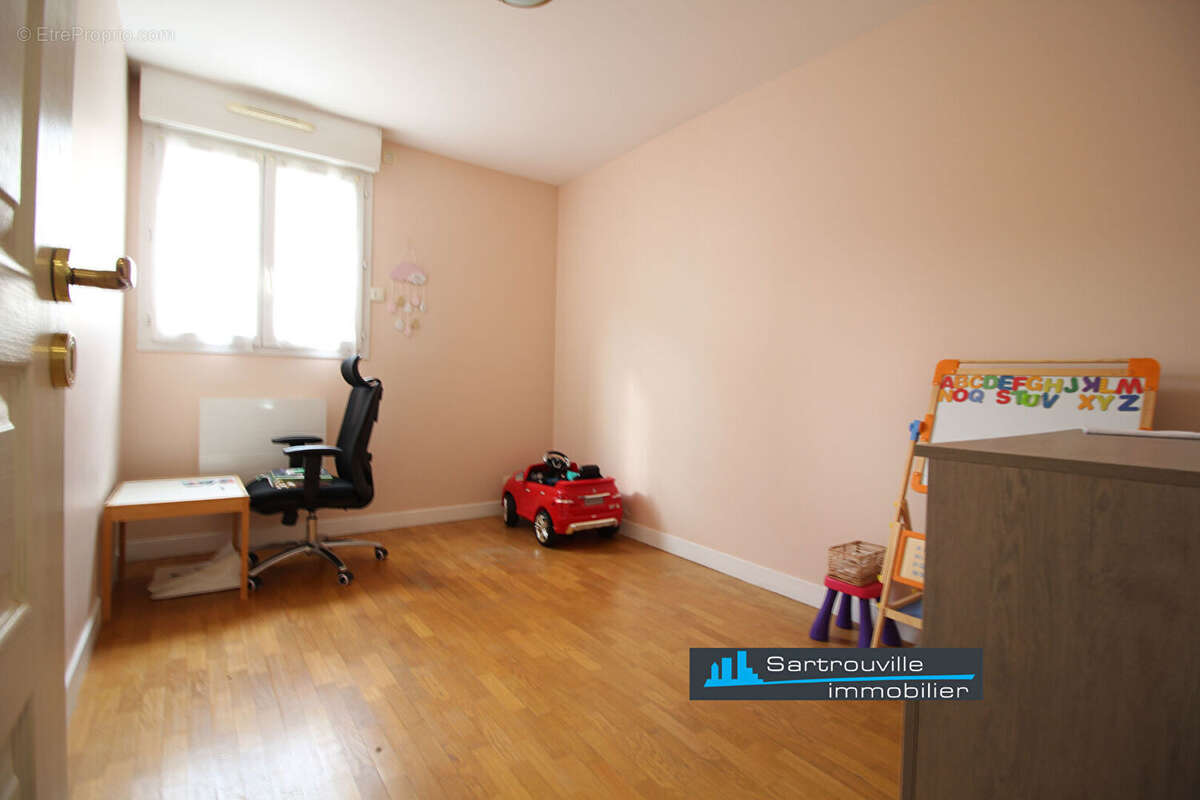 Appartement à SARTROUVILLE