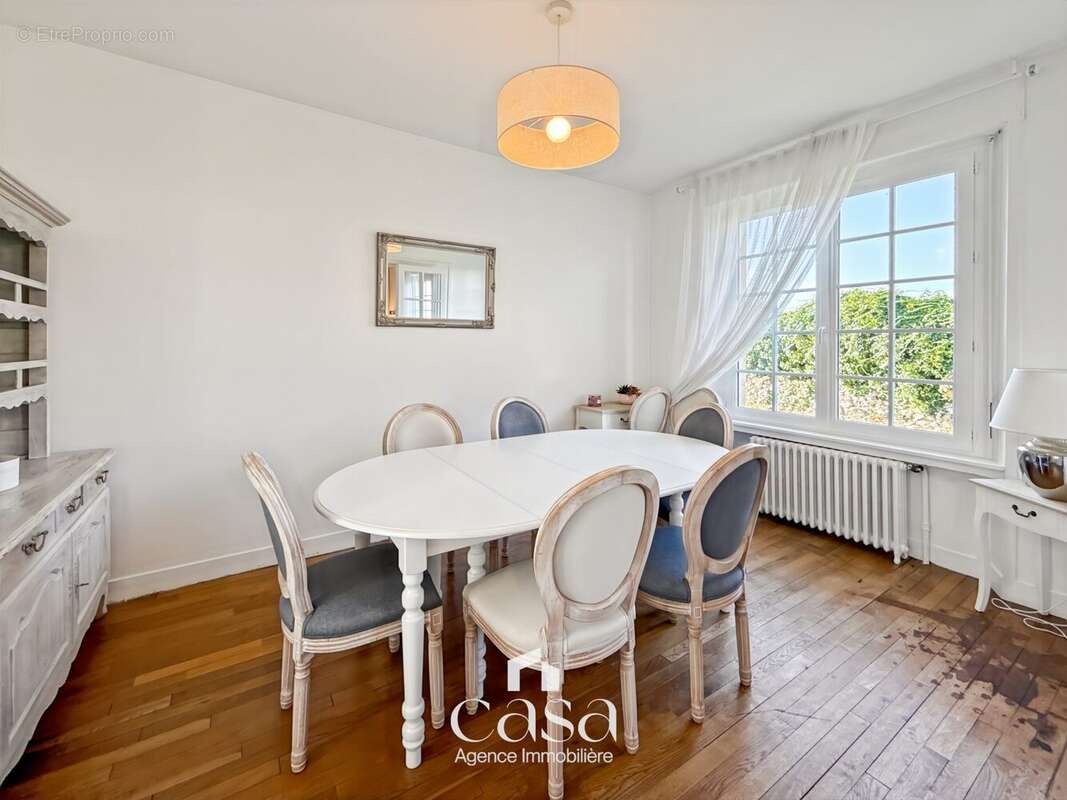 Maison à SOIGNOLLES