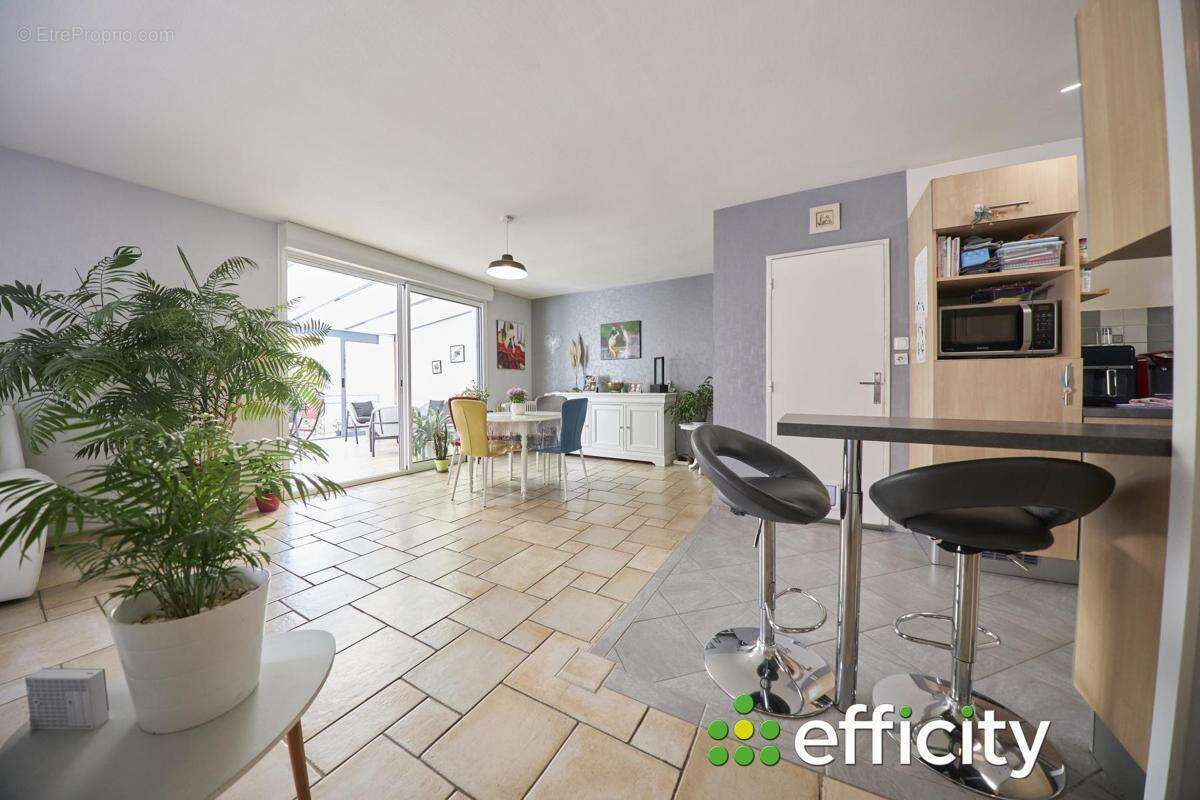 Maison à LES PONTS-DE-CE