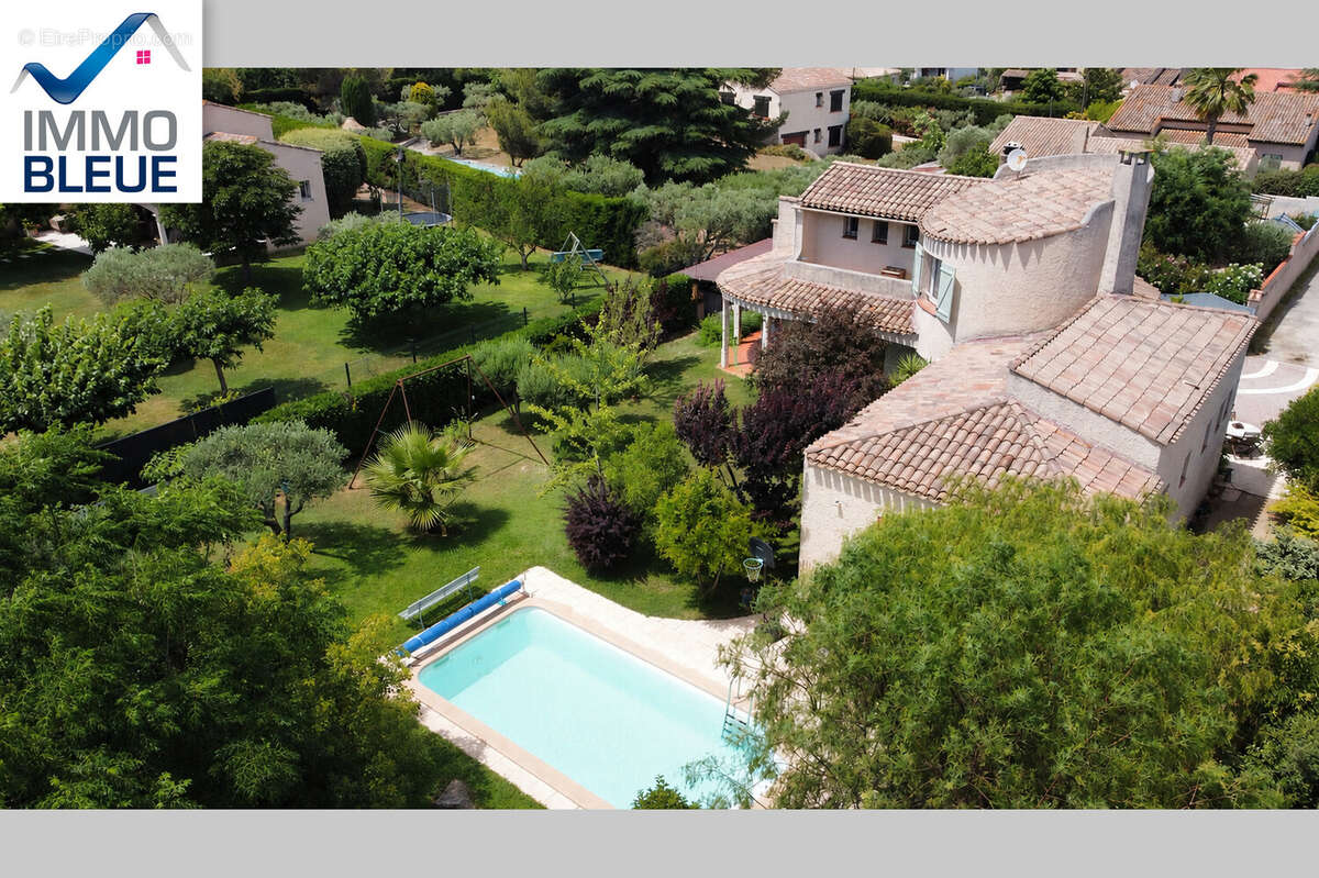 Maison à CHATEAUNEUF-LES-MARTIGUES