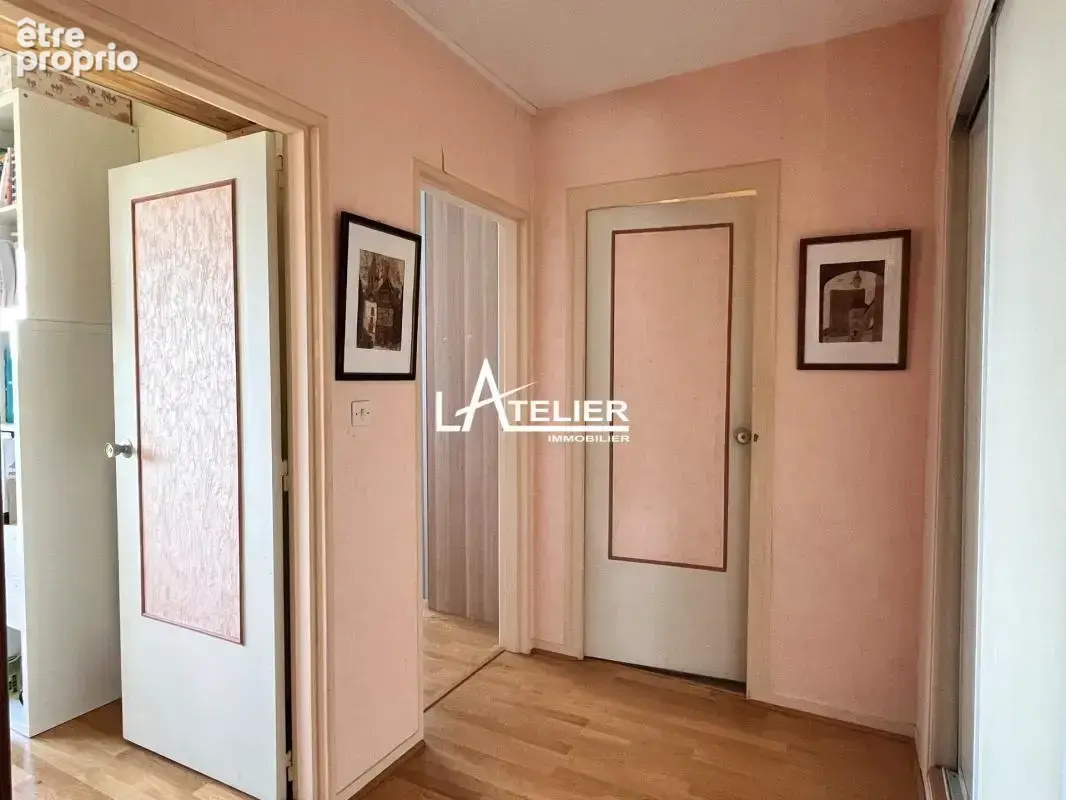 T3 81m2 ascenseur, balcon et vue dégagée, 2 parking, cave - photo 15