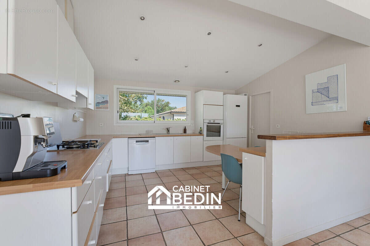 Maison 153 m² à La Brede  - photo 6