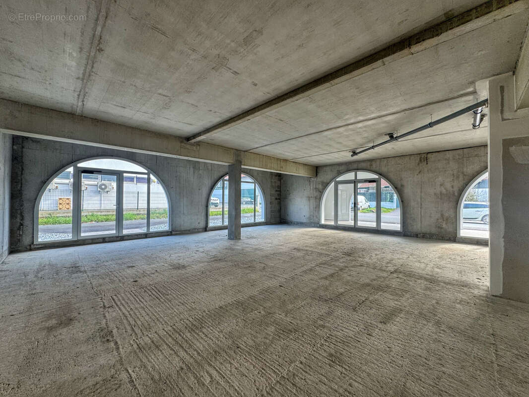 Commerce à SAINT-JEAN-PIED-DE-PORT