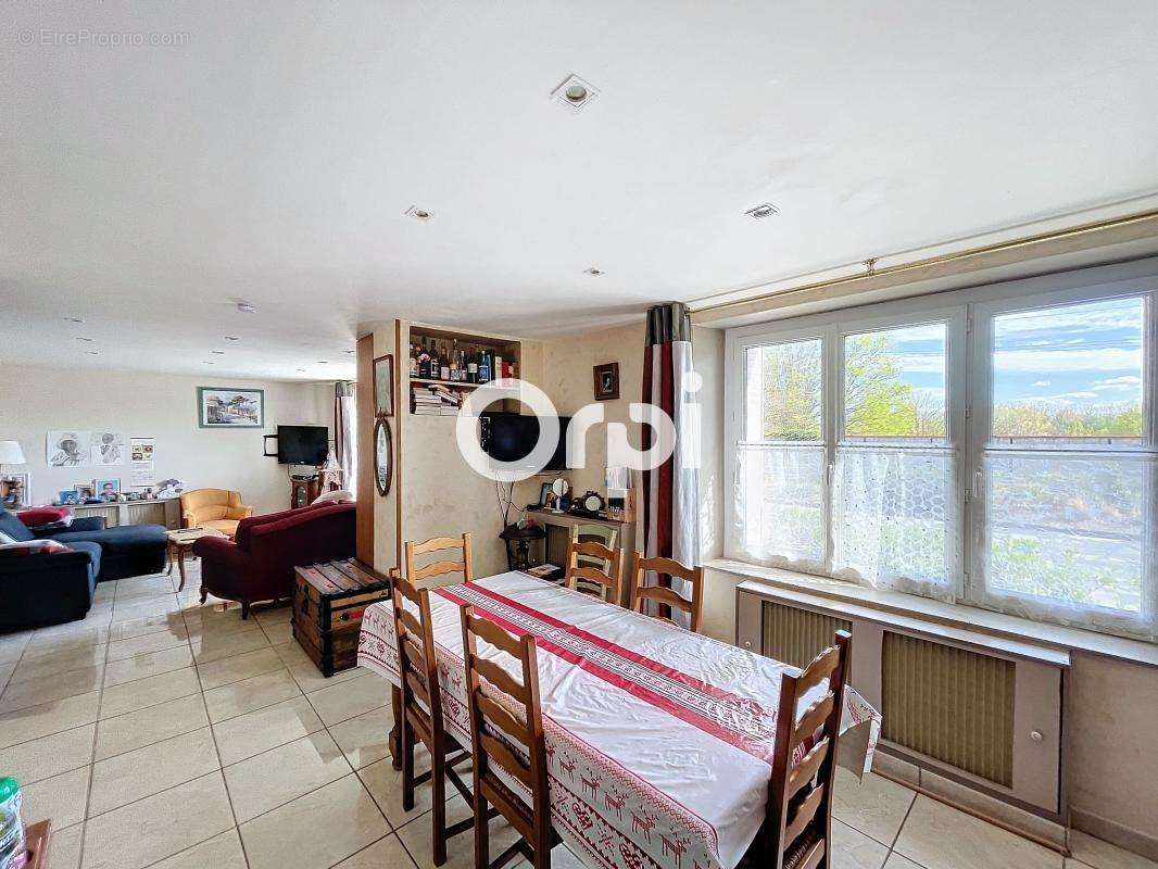 Maison à HARDRICOURT