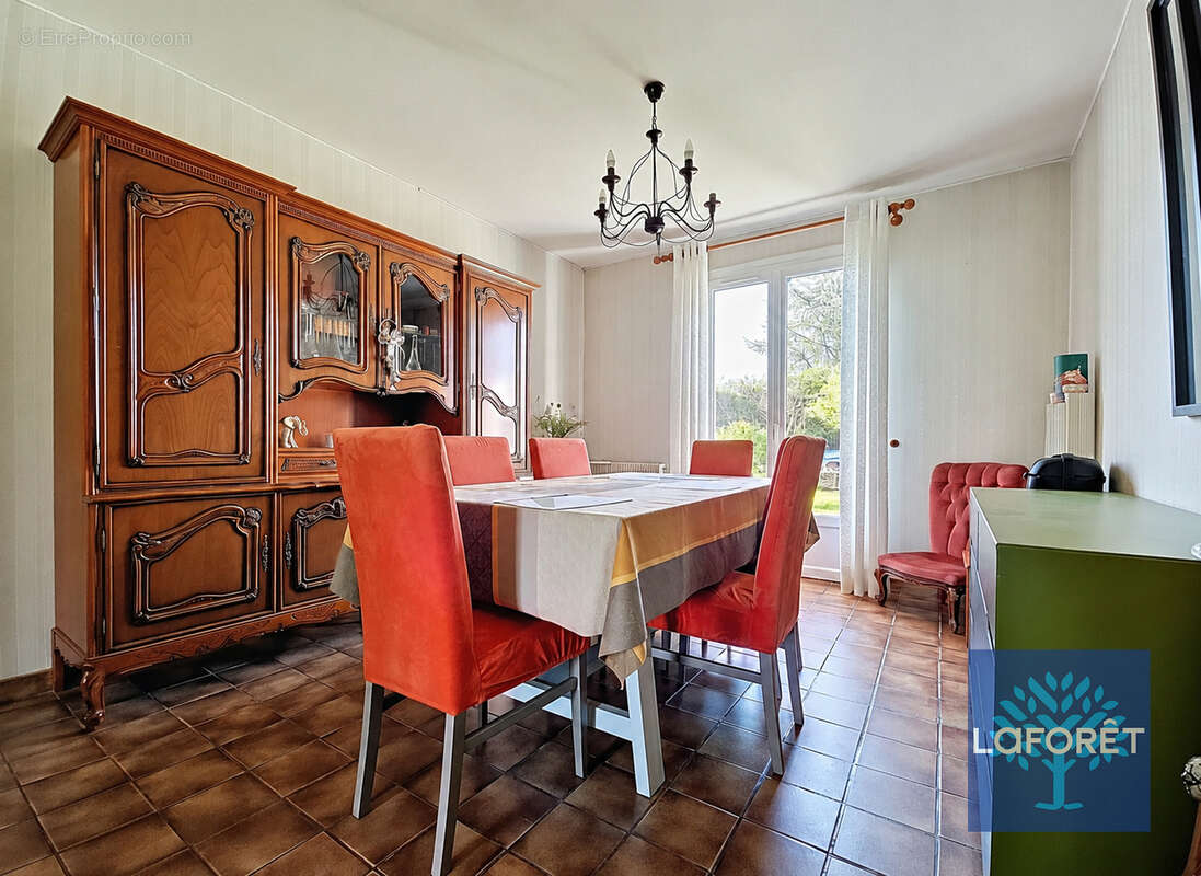 À découvrir sans tarder ! Maison de plain-pied au calme avec grand terrain de 4 250 m² - photo 5