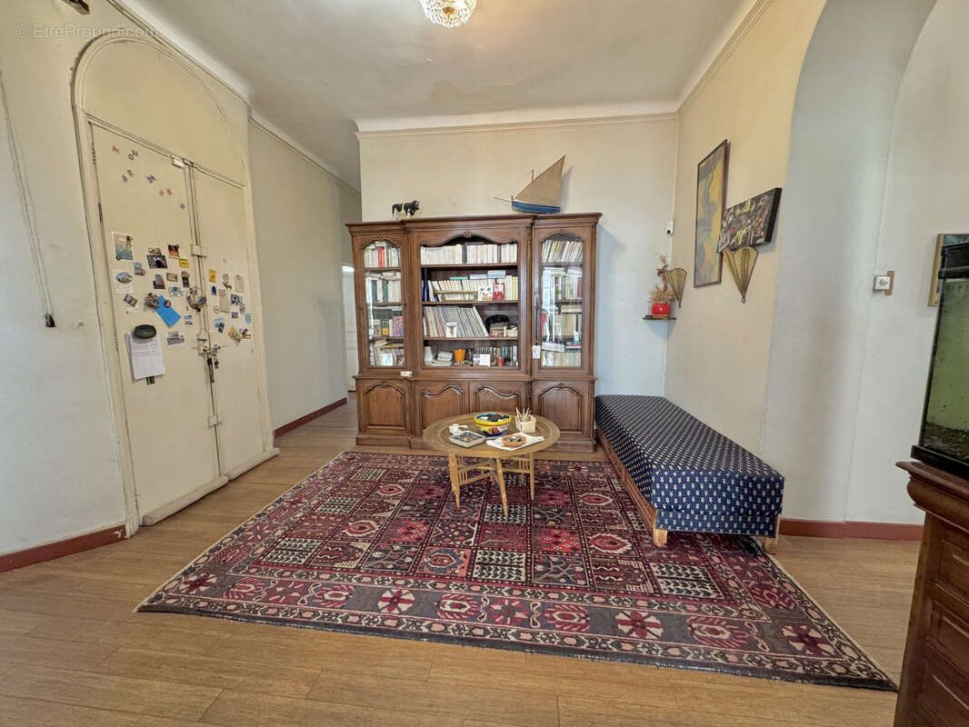 Appartement à MARSEILLE-1E