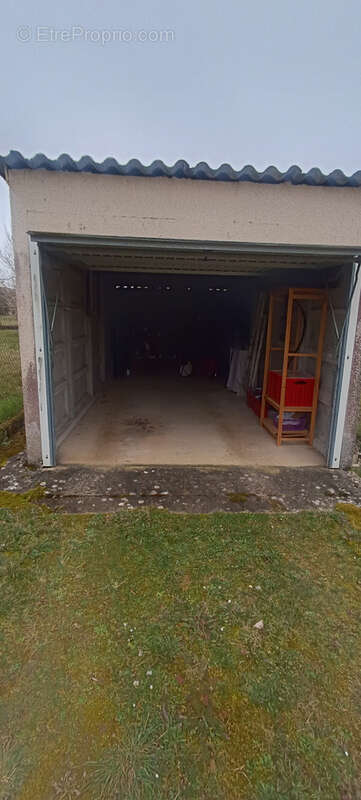 Maison à SOUGERES-EN-PUISAYE