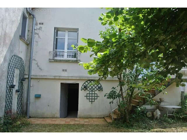 Maison à LE PONT-CHRETIEN-CHABENET