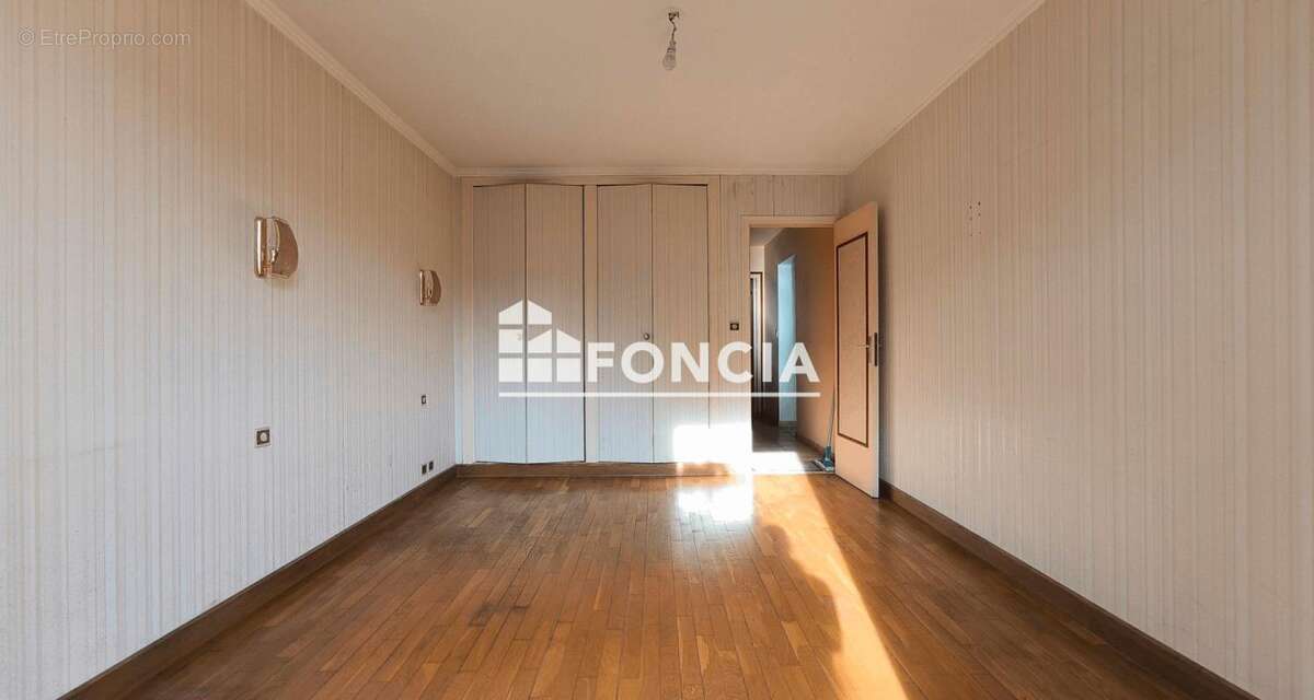 Maison d'architecte et dépendances troglodytes - photo 7