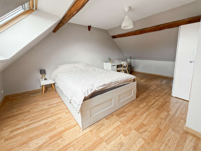 Maison à SAINT-ETIENNE-DU-ROUVRAY