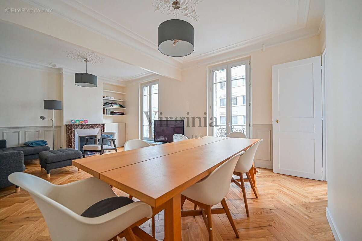 Appartement à CHARENTON-LE-PONT
