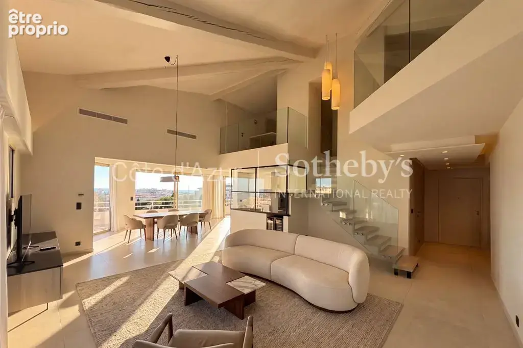 Cannes La Californie, penthouse de 4 chambres avec vue mer et deux garages - photo 1