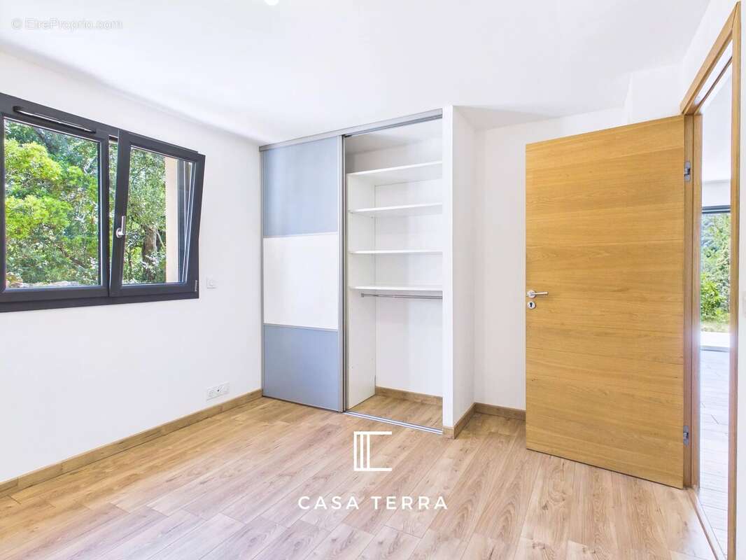 LENZA - Villa composée de 3 logements, vue collines / Pinarello - photo 20
