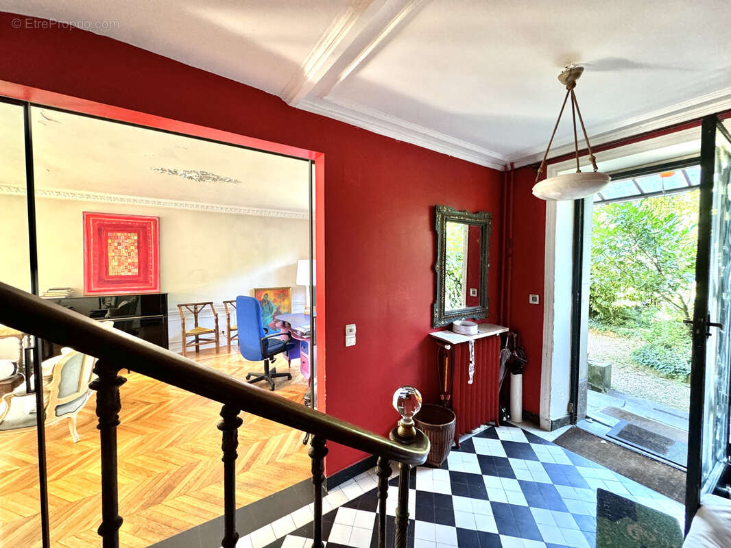 Appartement à CHARENTON-LE-PONT