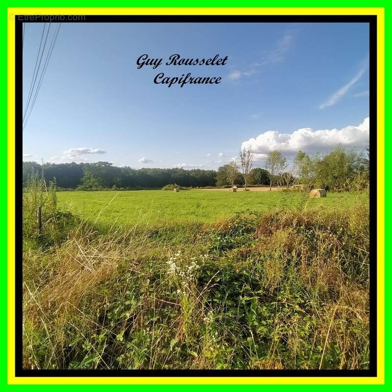 Terrain à COURCELLES-LES-SEMUR