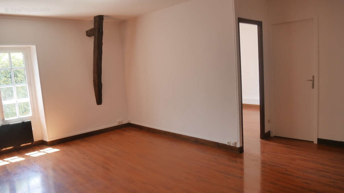 Appartement à AUNEAU