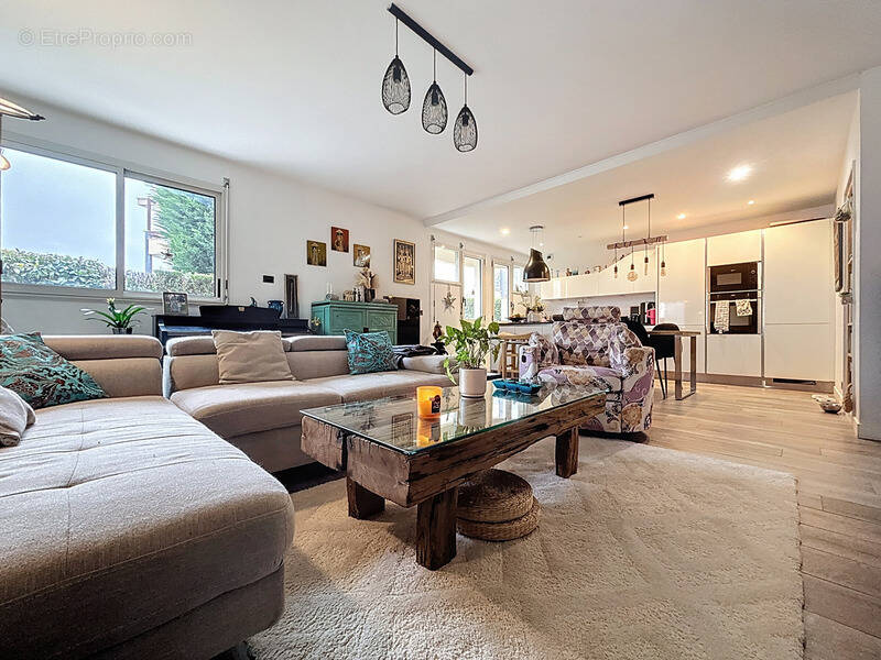 Appartement à FERNEY-VOLTAIRE