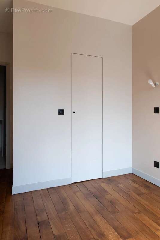 Appartement à PARIS-7E