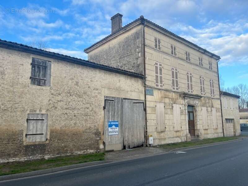 Maison à MATHA