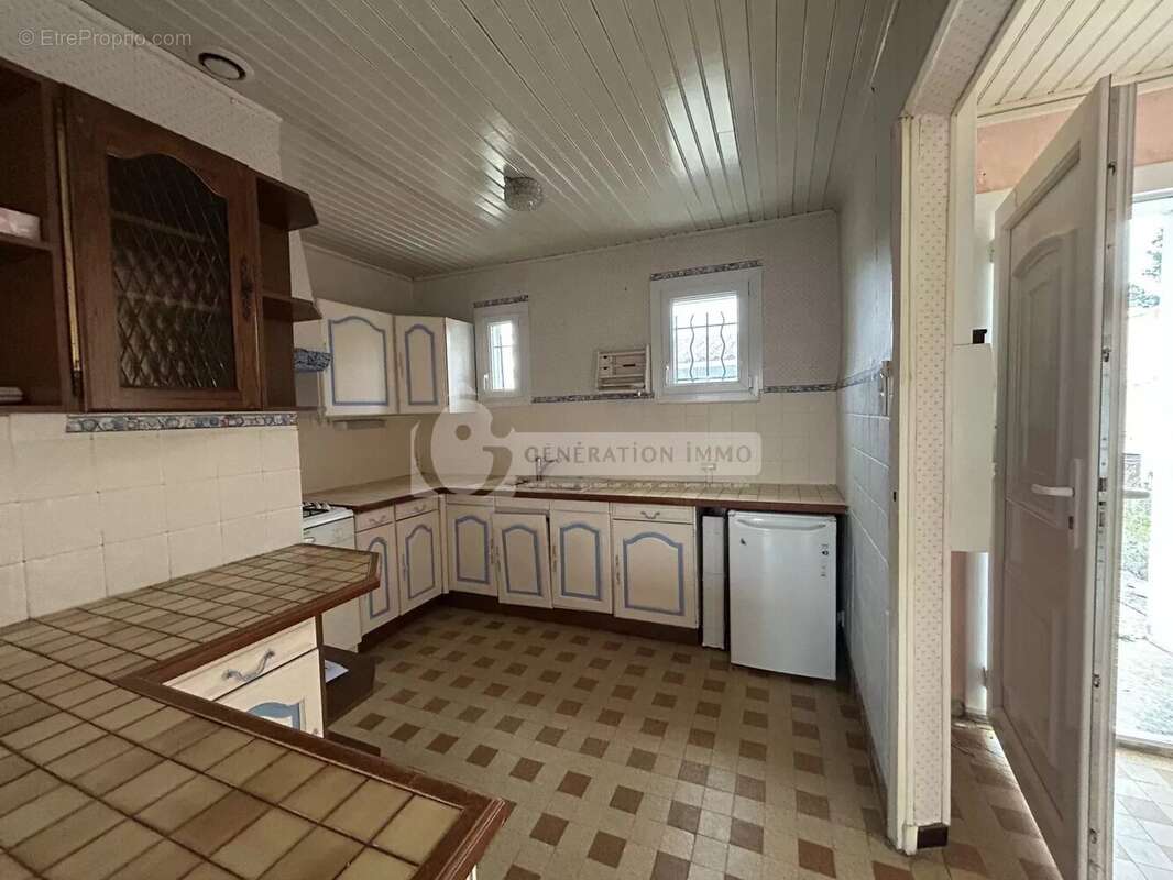 Maison à FONTVIEILLE