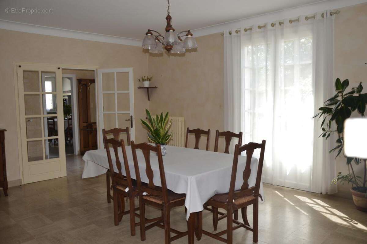 Maison à SAINT-GEORGES-DE-POINTINDOUX