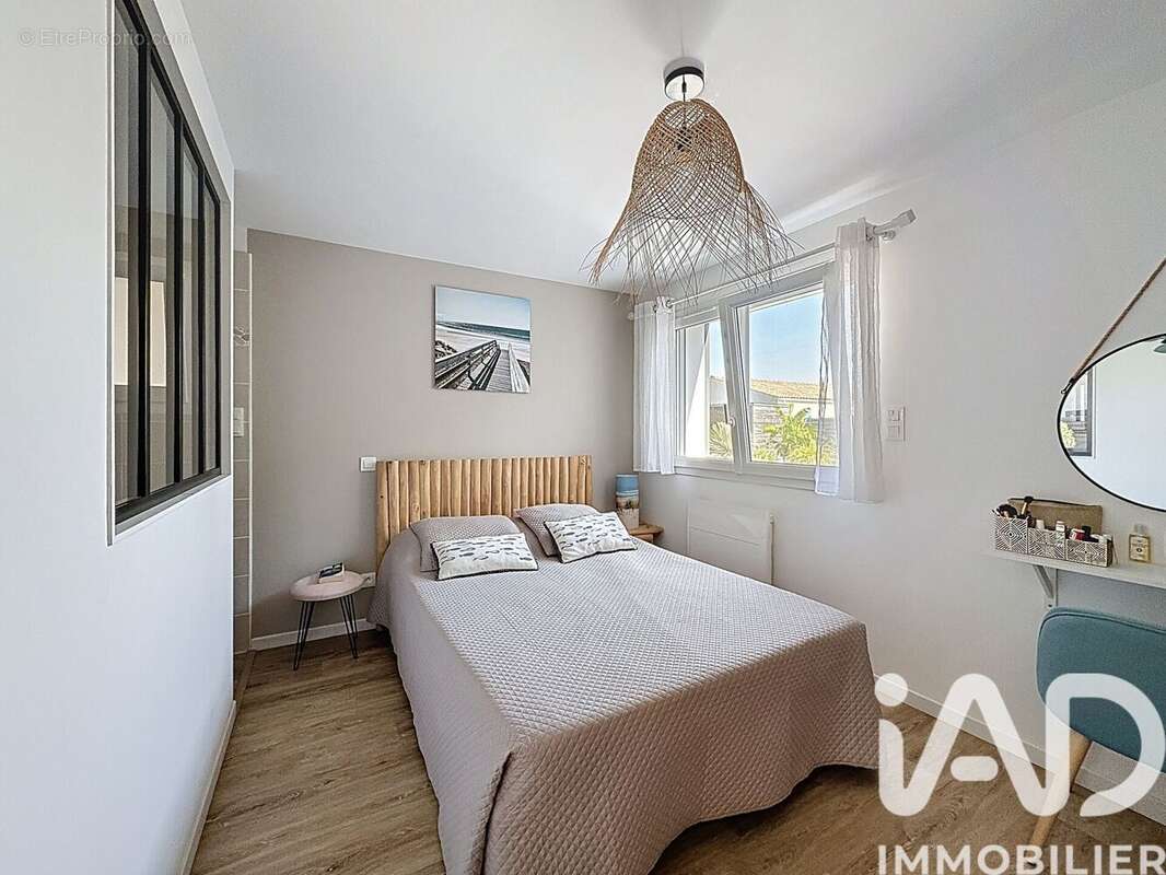 Maison 185 m² à Charron  - photo 9