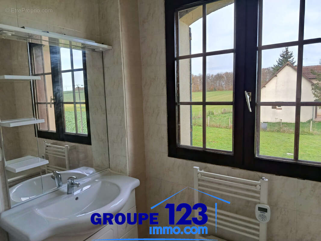 Pavillon familiale des années 1990, 4 chambres avec jardin clos et arboré. - photo 10
