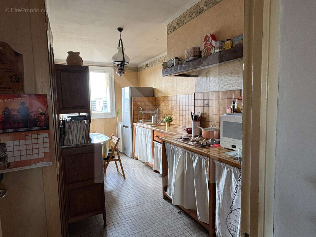 Appartement à MARSEILLE-5E