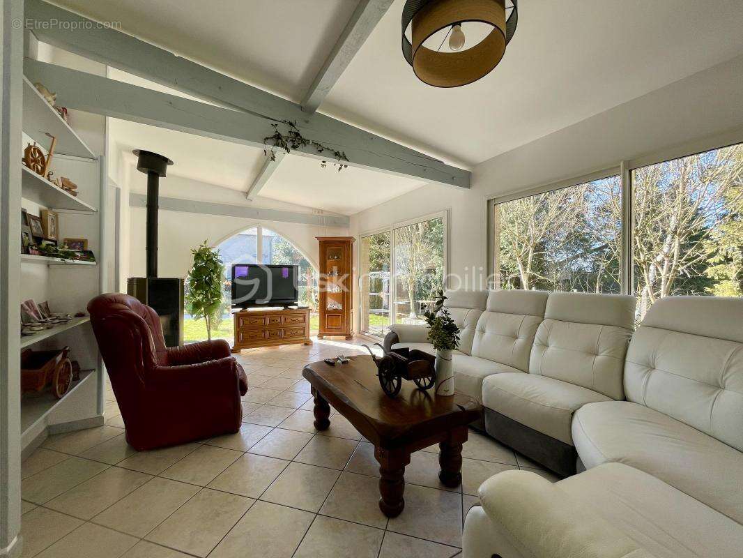 Maison à BONNAC-LA-COTE