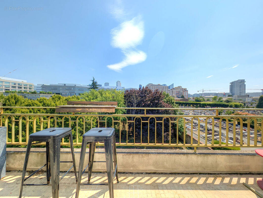 Appartement à LA GARENNE-COLOMBES