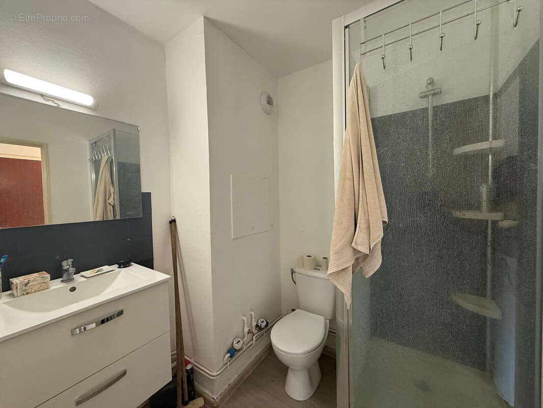 À vendre   Studio rénové au centre de Saint-Louis, proche gare - photo 6