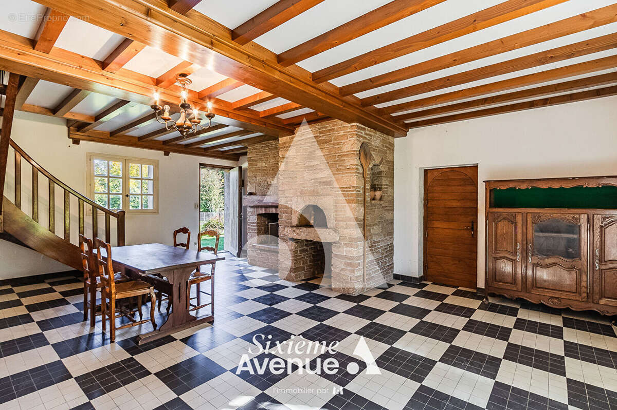 Maison à CHAZAY-D'AZERGUES