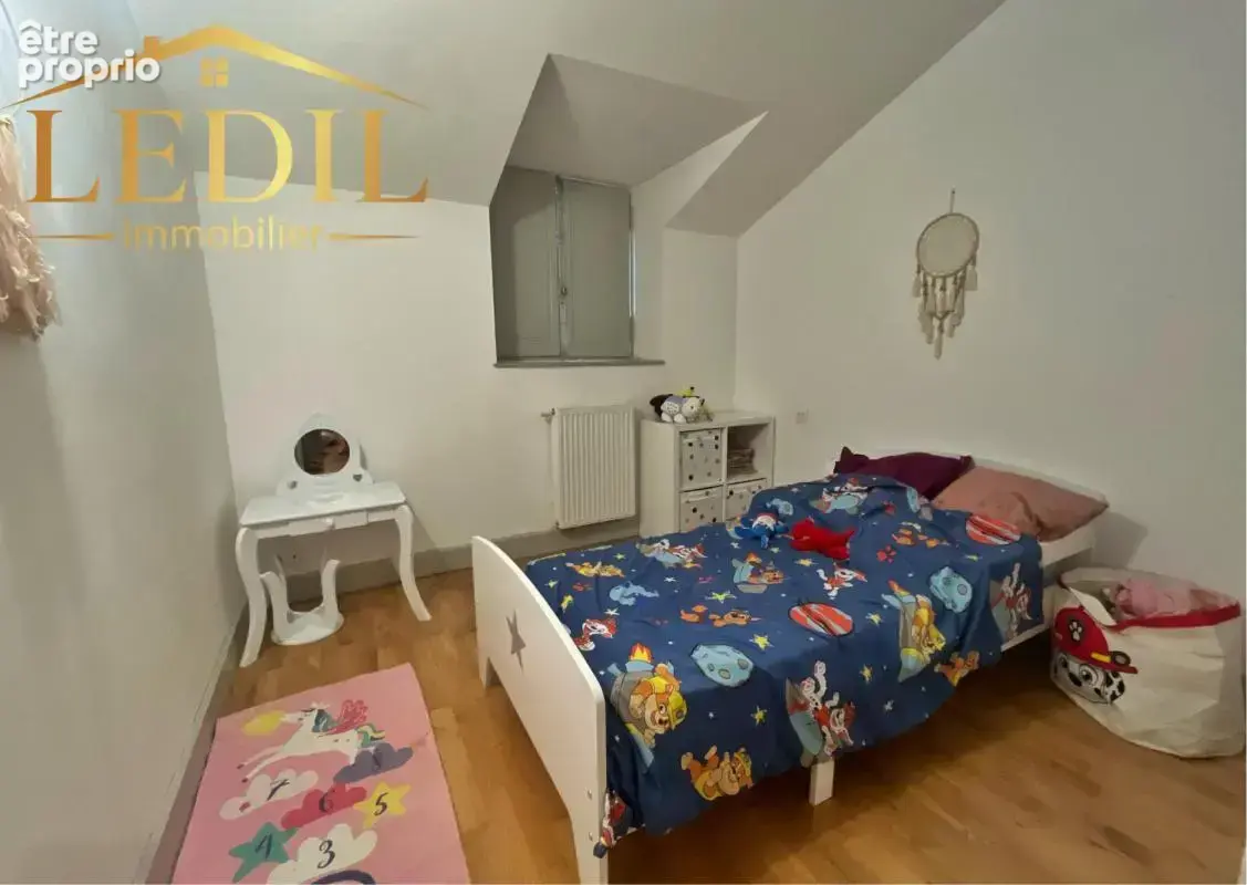 Appartement T4 de 104 m² dans un bâtiment chargé d’histoire - photo 6
