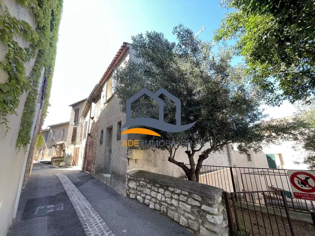 Appartement à EGUILLES