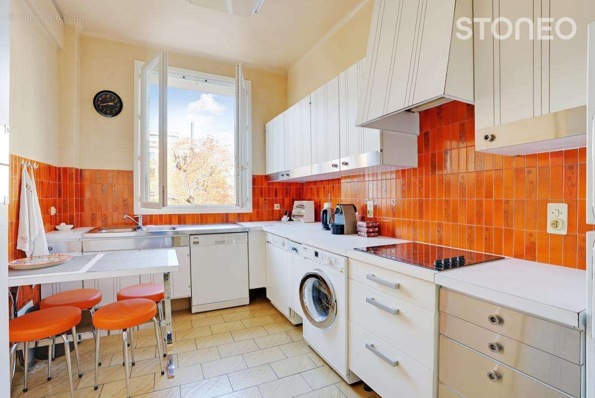 Appartement à NEUILLY-SUR-SEINE