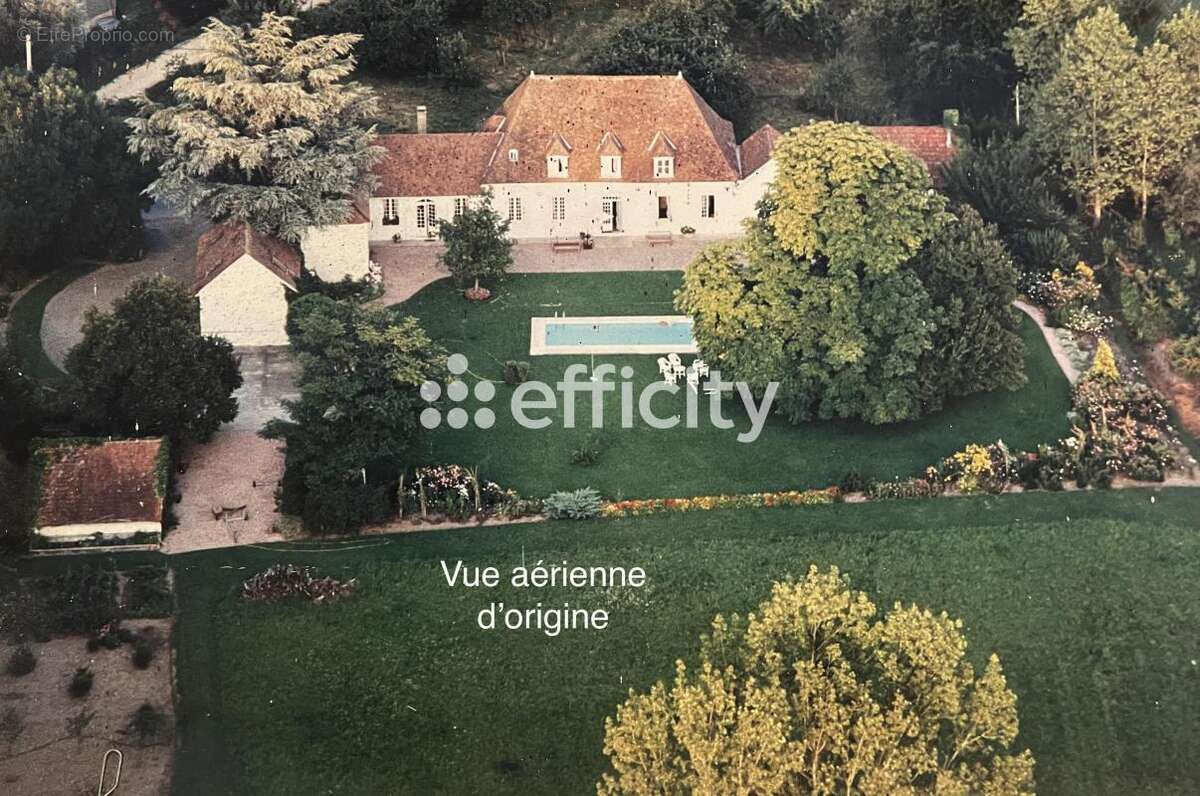 Maison à SAINT-REMY-EN-ROLLAT