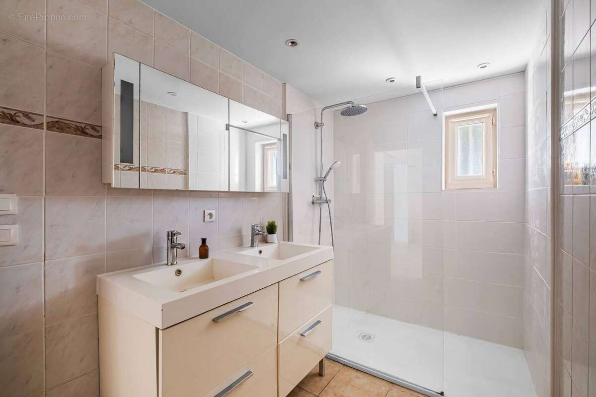 Maison t8 de 196 m2 - photo 10