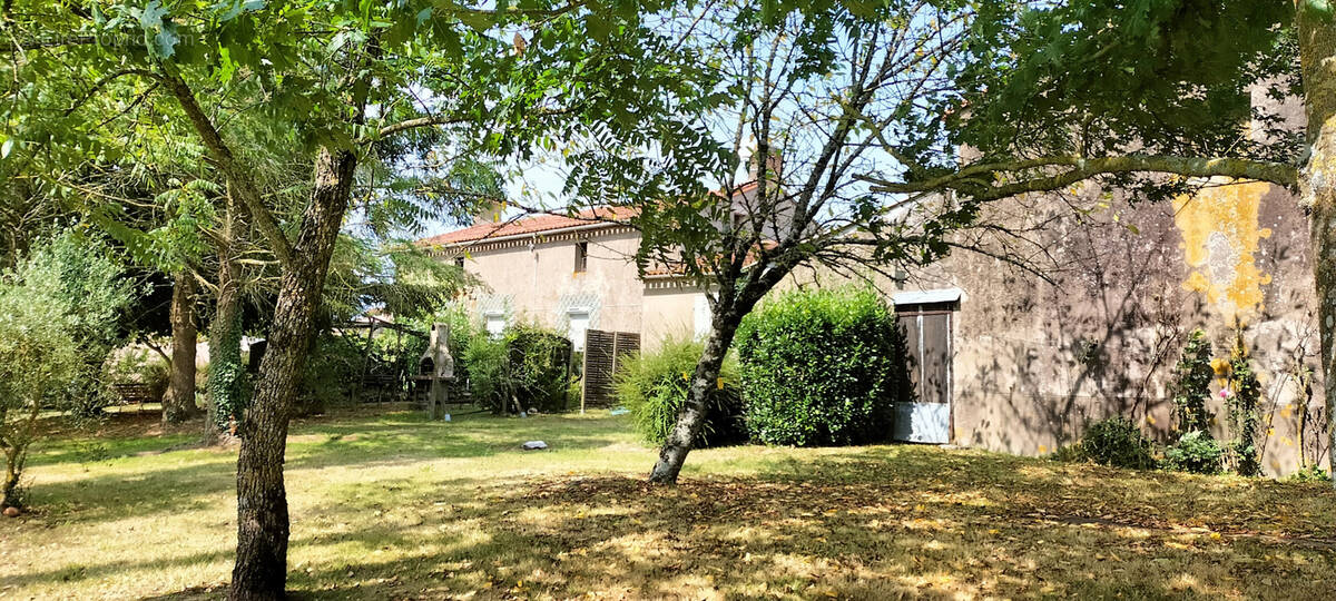 Maison à SAINTE-FLORENCE