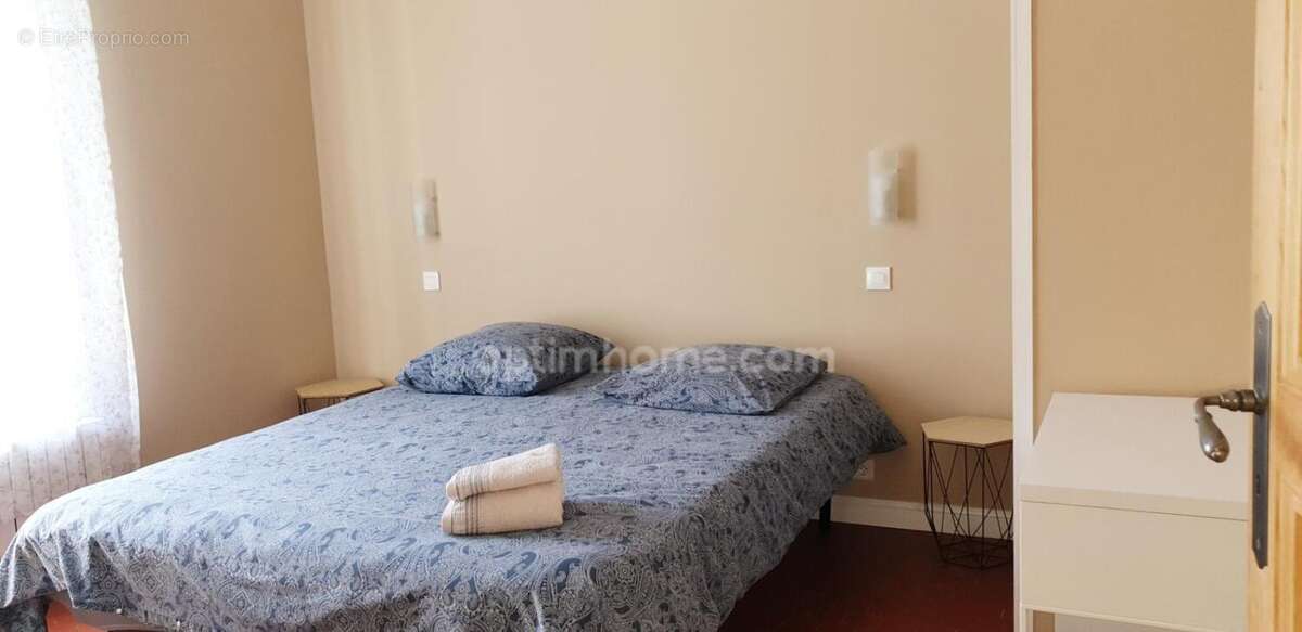 A vendre à Digne-les-Bains – Demeure de caractère des années 30 – 240 m² – 2 logements – Piscine – Garage - photo 12