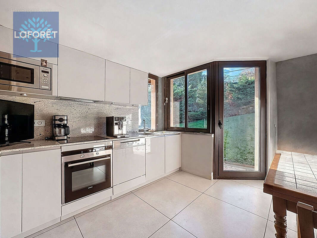 Maison à SAINT-GENIS-LAVAL