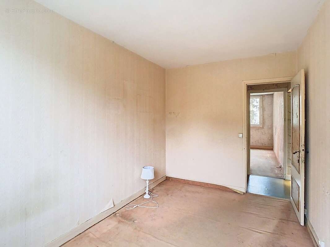 Chambre 2 - Appartement à BUC