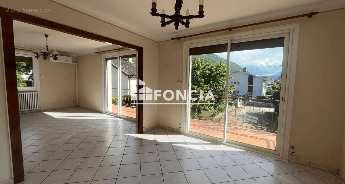 Maison à CHAMP-SUR-DRAC