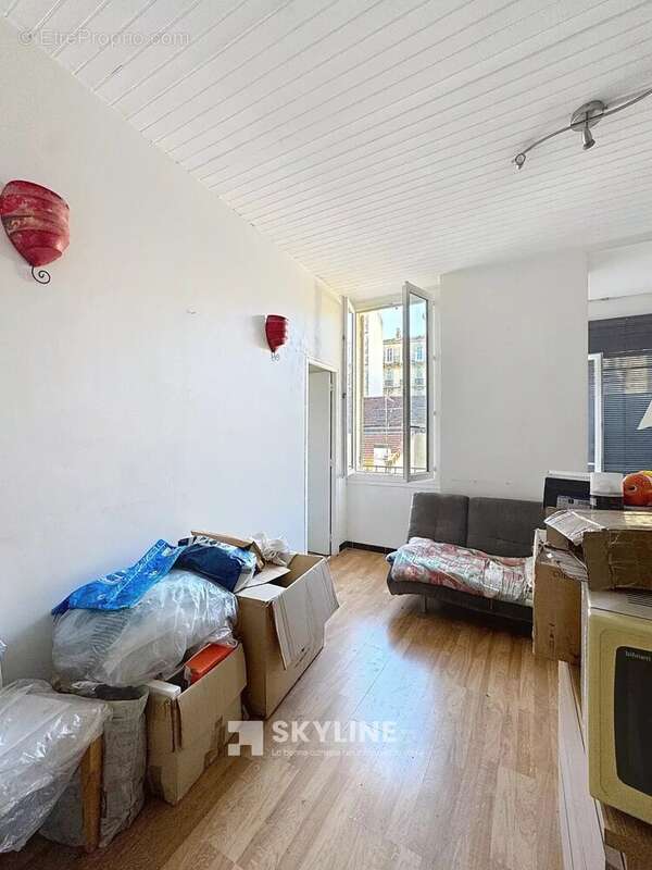 Appartement à MARSEILLE-4E