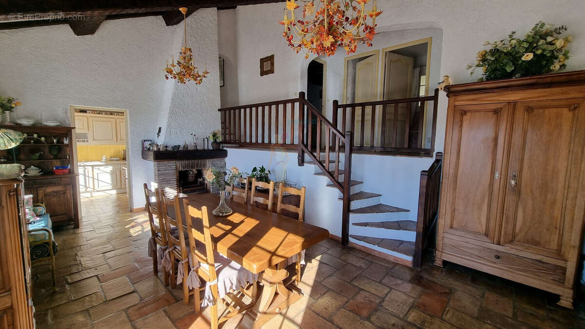 Maison à LES ISSAMBRES