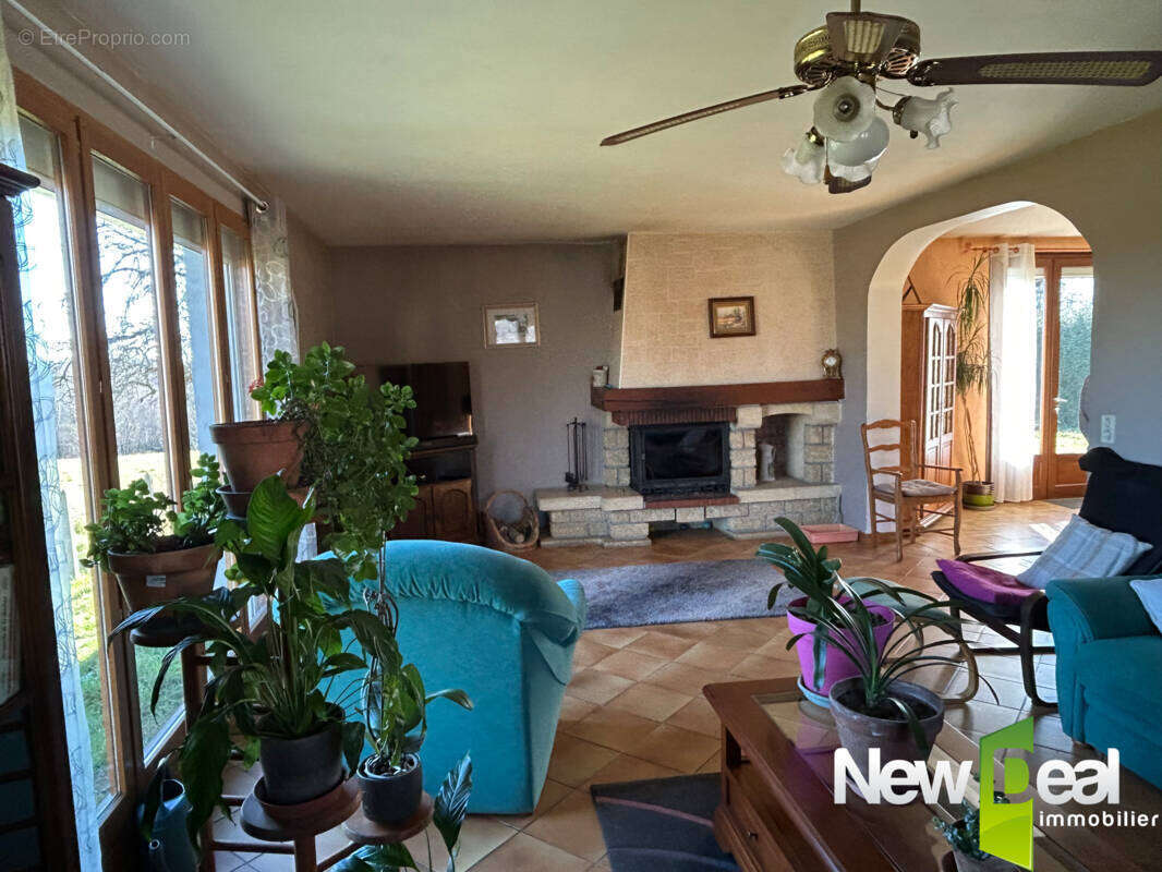 Maison à ARNAC-POMPADOUR