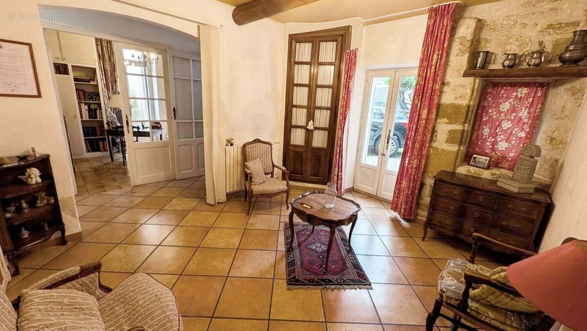 Maison à MORIERES-LES-AVIGNON